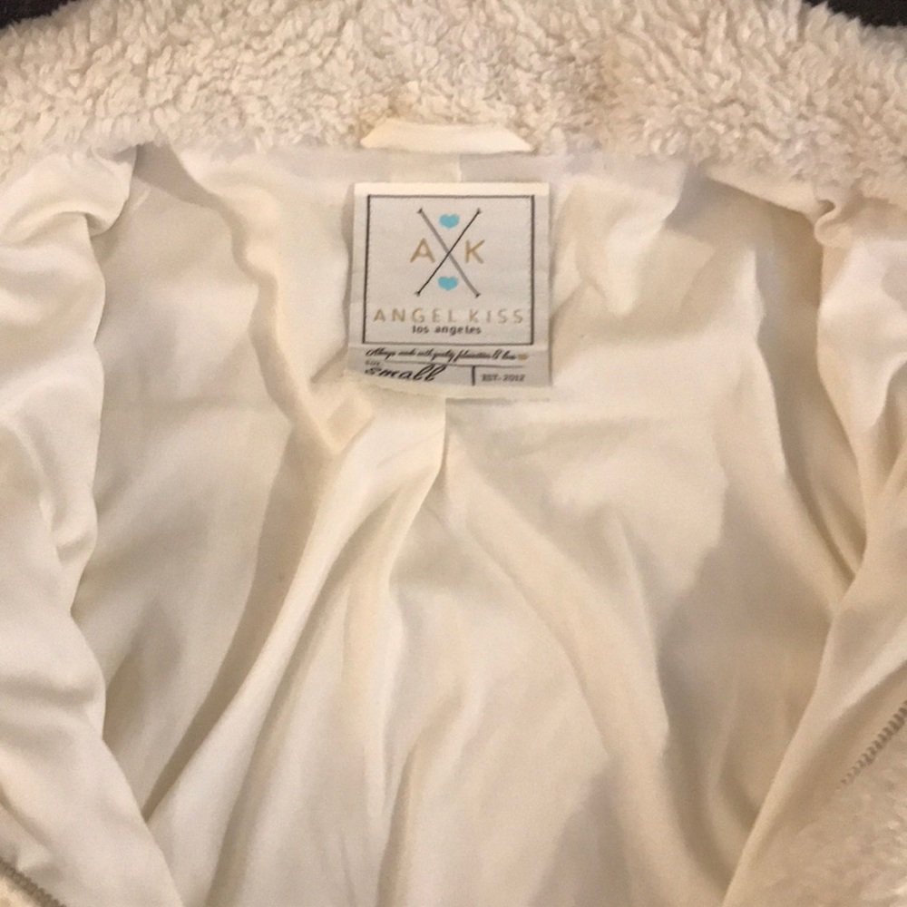 Fuzzy jacket - Picture 2 of 7